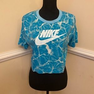 Women’s Small Nike Top